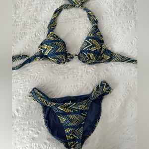 Vix by Paula Hermanny Aztec underwire bikini set (Top- Large, Bottom- Medium)
